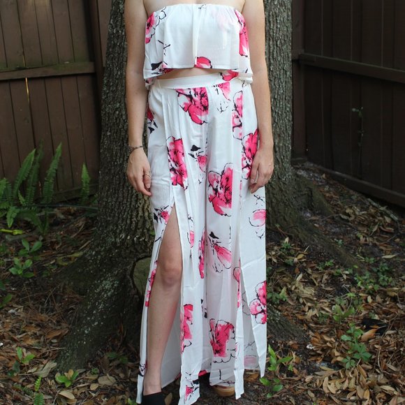 Super Cute Floral Two Piece Latiste Set - Picture 1 of 6